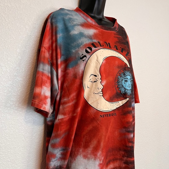 Oversized Tie Dye Shein Graphic Tee "Soulmates Never Dil" - Picture 10 of 16
